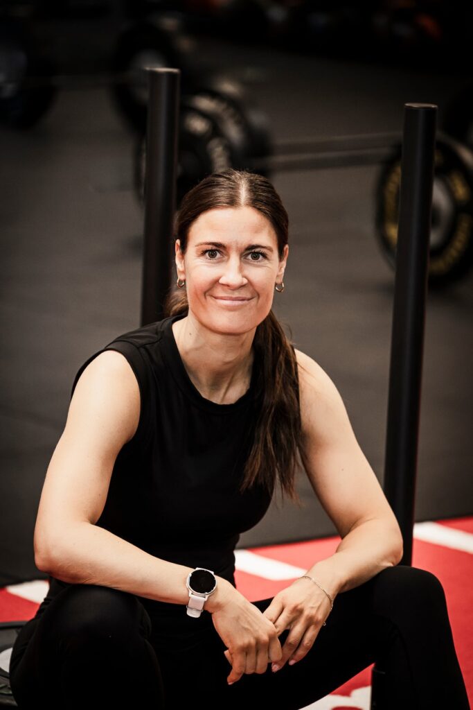 Nastasja Klinge sidder i træningscenteret
